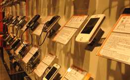 Российские мобильные телефоны начнут продавать с 1 марта по 11 тыс руб