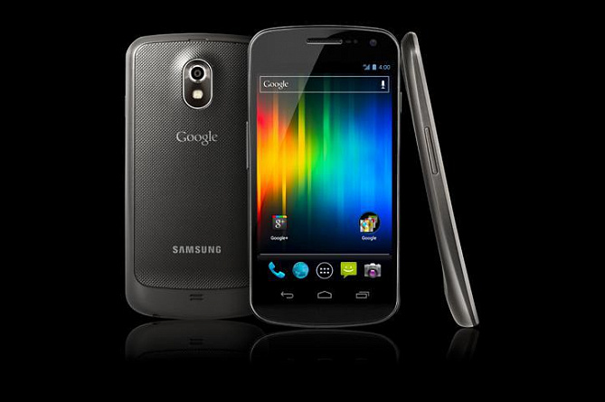 Samsung намерен поставить 200 млн смартфонов в 2012 г.