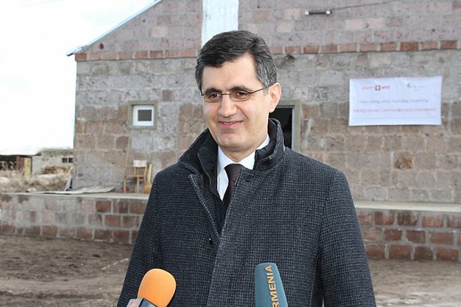 Пять семей Арагацотнской области Армении воспользовались жилищной программой VivaCell-MTS и "Домостроительного центра Фуллер"