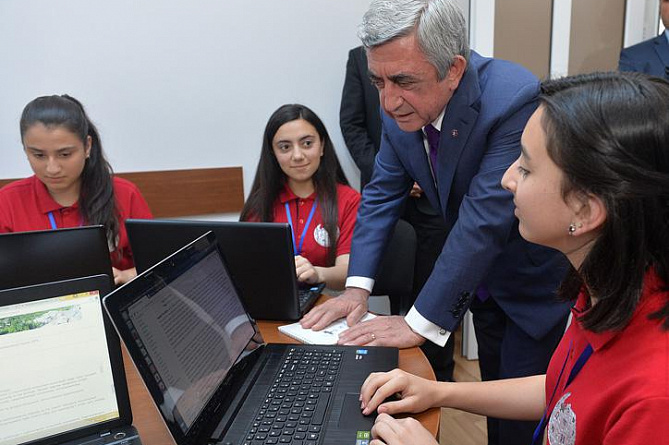 Офис фонда «Wikimedia-Armenia» открылся в Ереване в присутствии президента Саргсяна