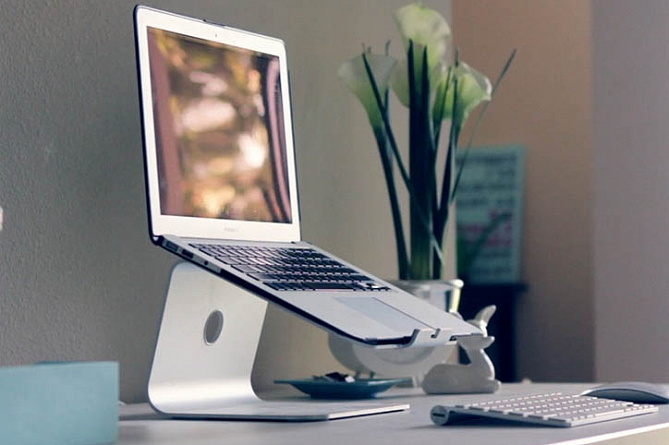  Apple представила новый Macbook