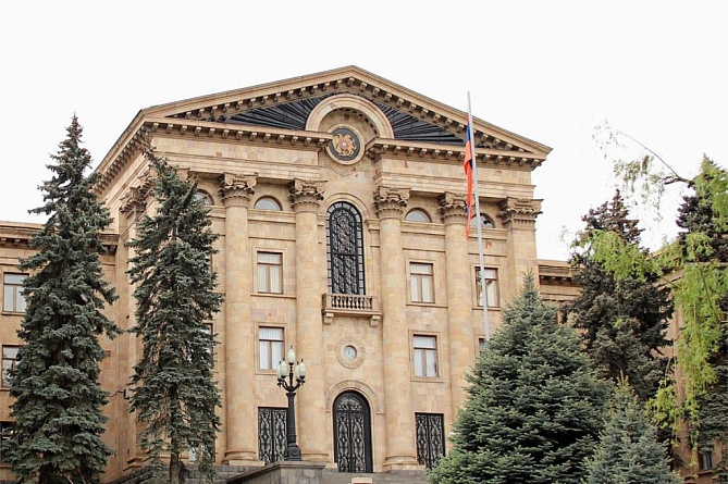 Парламент Армении принял во втором чтении законопроект о госсодействии сфере ИТ
