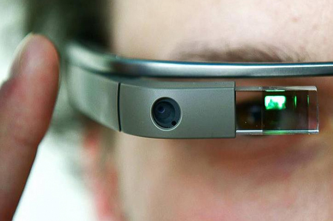 Новые Google Glass разрабатываются в трех версиях