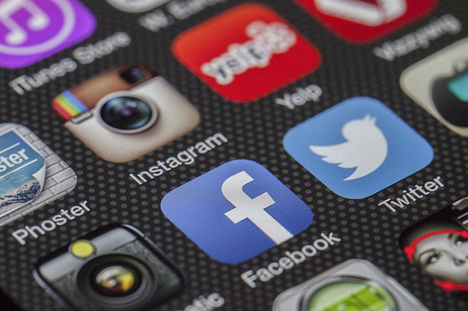 Названы самые «шпионские» iOS-приложения, в топе - Facebook, Instagram и YouTube 