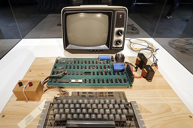 Раритетный компьютер Apple-1 выставят на торги в Германии