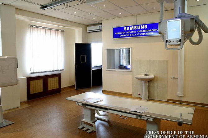 Samsung подарил ереванскому медцентру уникальное цифровое рентгеновское оборудование