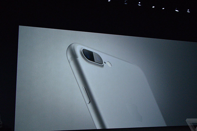 Эксперты: себестоимость iPhone 7 оказалась почти в три раза ниже рыночной цены 