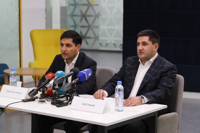 Совладелец Telecom Armenia Александр Есаян переизбран на пост главы UATE