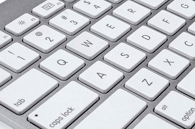 Microsoft представила клавиатуру со сканером пальцев