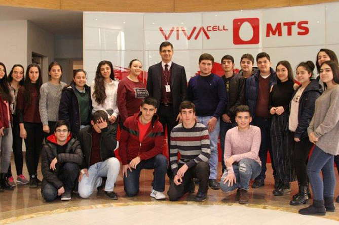 Армянские старшеклассники ознакомились с историей и успехами компании VivaCell-MTS